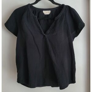 Universal Thread Black Gauze V-Neck Short Sleeve Blouse